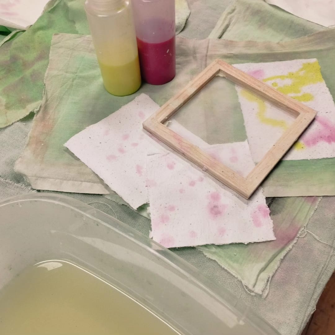 Nachhaltiger Papierschöpf-Kurs – Kreativität trifft Nachhaltigkeit