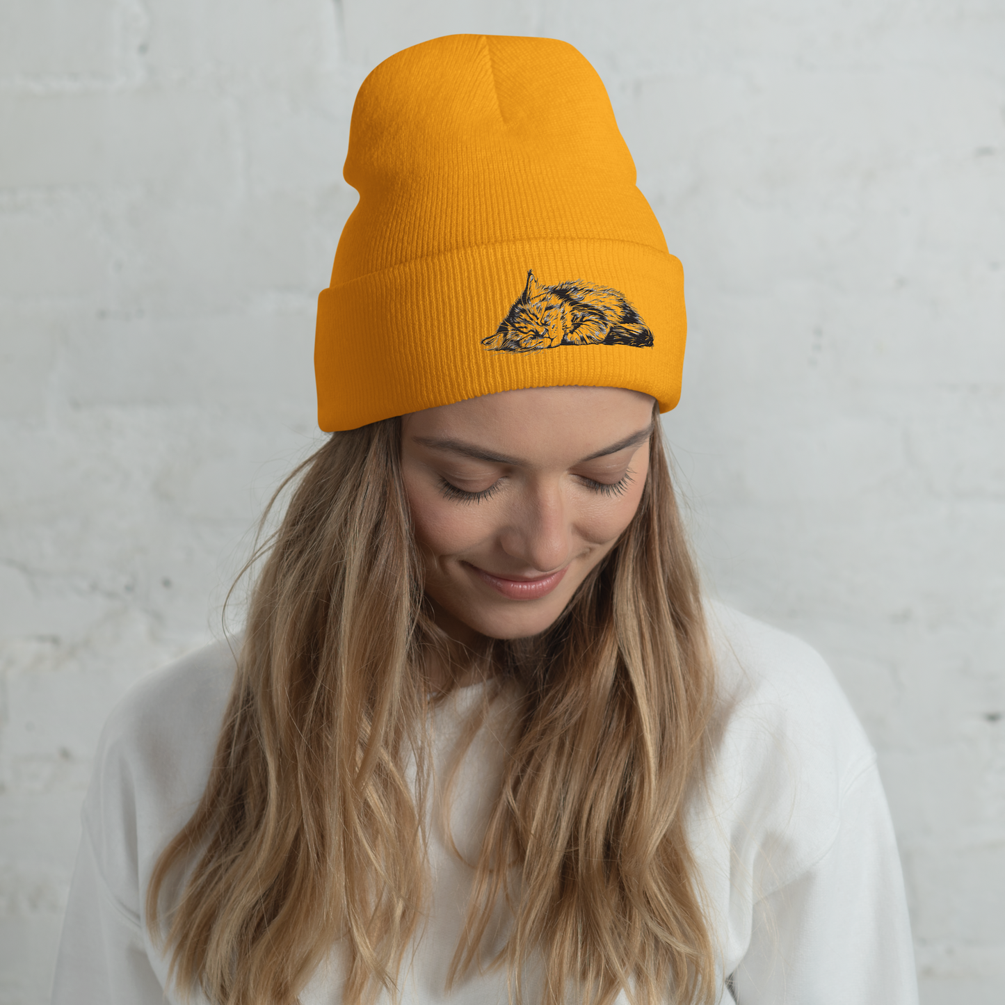 Umgeschlagene Beanie mit Katzenstickerei