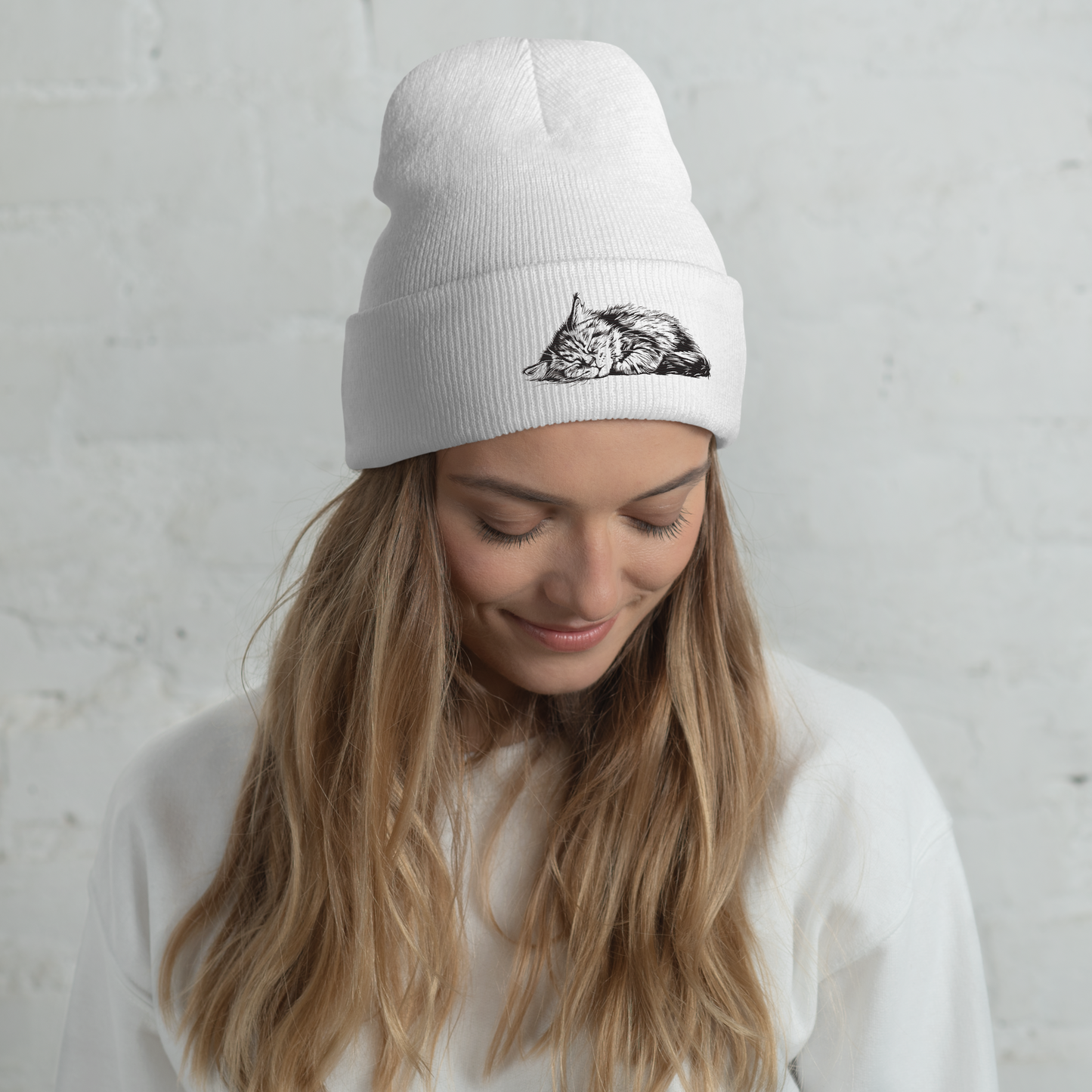 Umgeschlagene Beanie mit Katzenstickerei